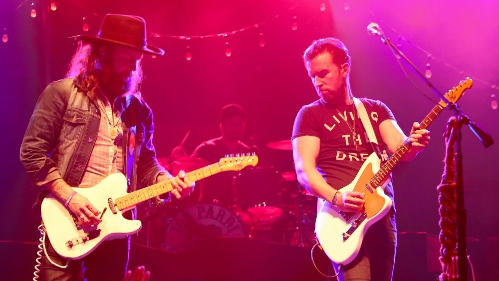 Brothers Osborne preview upcoming Watertown' album with  “Doors (